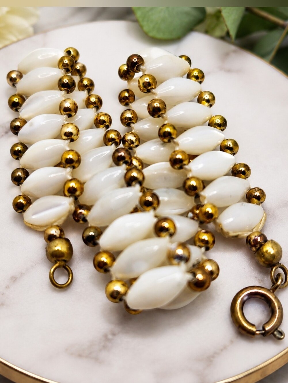 Vintage White Lucite & Gold Tone Bead Necklace – Retro Statement Jewelry Womens